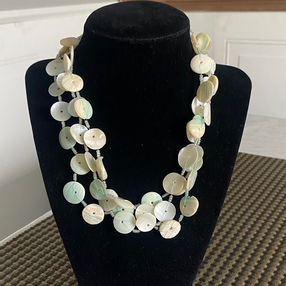 Mother of Pearl Disc Layered Necklace in Iridescent White